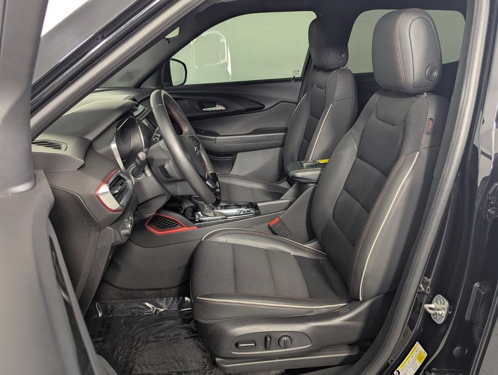 Used 2021 Chevrolet TrailBlazer RS w/ Driver Confidence Package FWD image 14