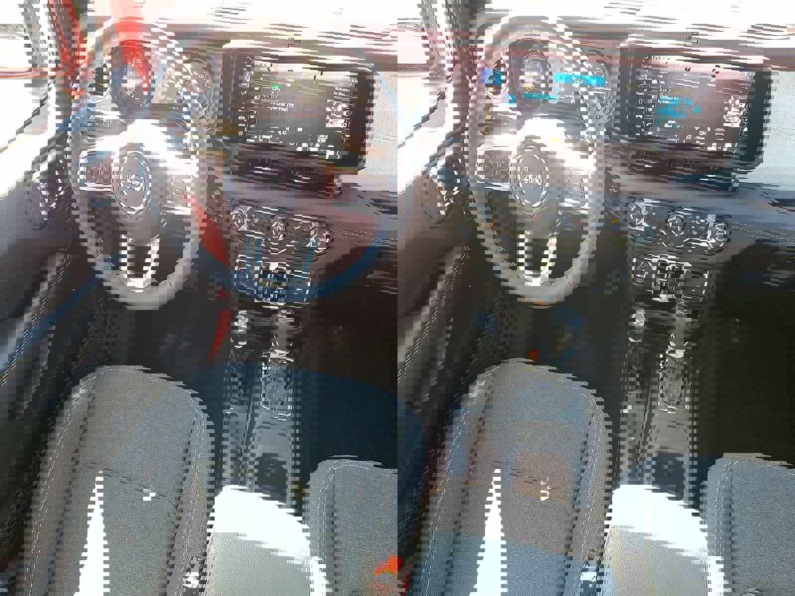 Used 2025 Jeep Wrangler Sahara image 10