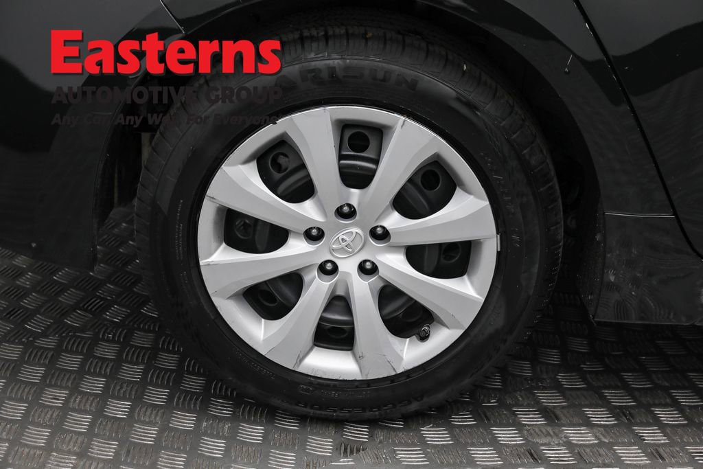 Used 2023 Toyota Corolla LE image 29