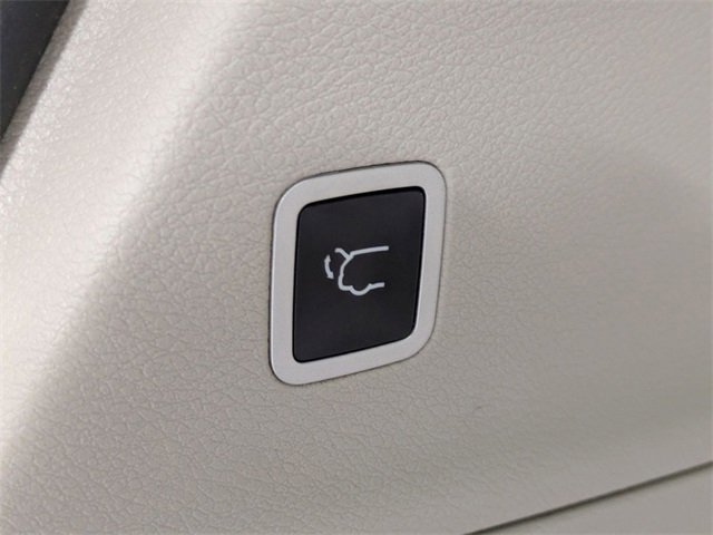 Used 2021 Chrysler Pacifica Touring-L image 35