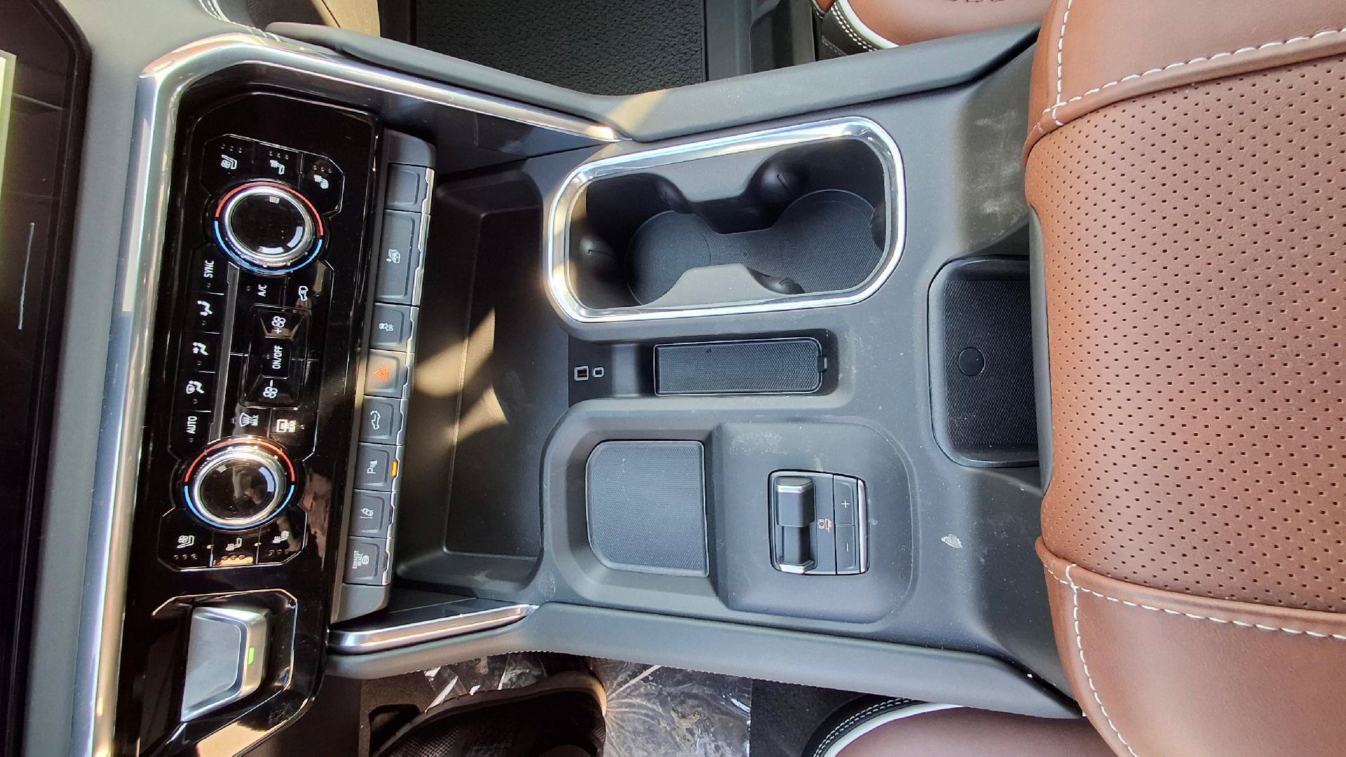 New 2026 GMC Sierra 3500 Denali Ultimate AWD/4WD image 14