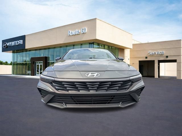 Used 2025 Hyundai Elantra Sport FWD image 9