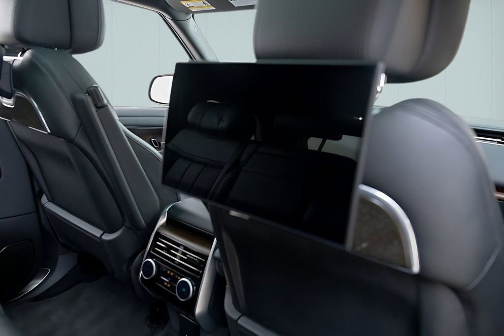 Used 2025 Land Rover Range Rover Long Wheelbase Autobiography image 31