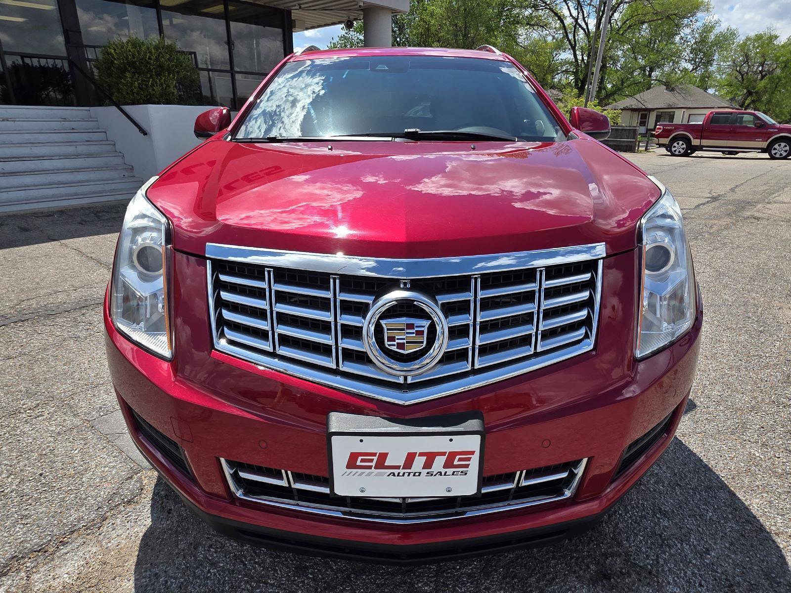 Used 2015 Cadillac SRX Luxury w/ Trailering Package image 2
