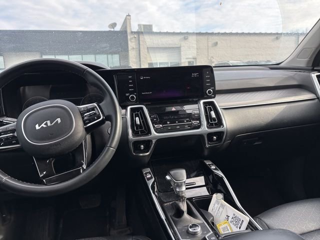 Used 2022 Kia Sorento SX image 11
