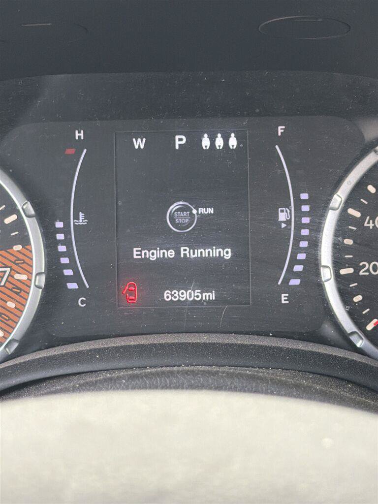 Used 2019 Jeep Renegade Latitude AWD/4WD image 13