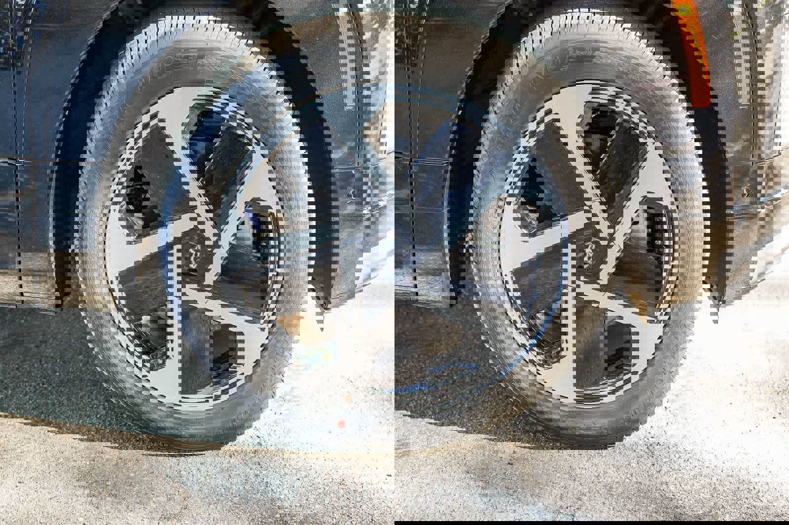 New 2026 Hyundai Ioniq 9 Calligraphy image 4