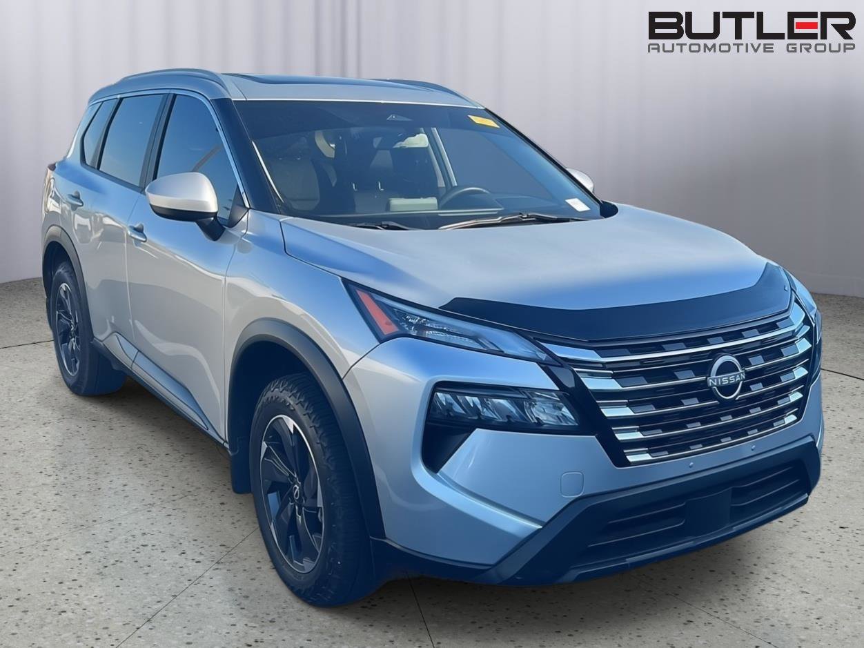 Used 2024 Nissan Rogue SV w/ SV Premium Package image 6