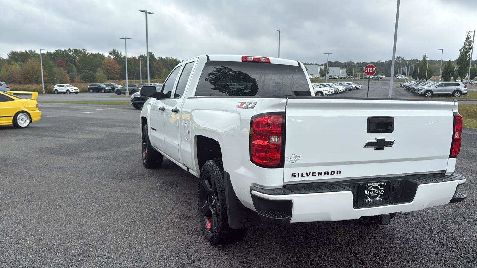 Used 2018 Chevrolet Silverado 1500 LT w/ Redline Edition image 9
