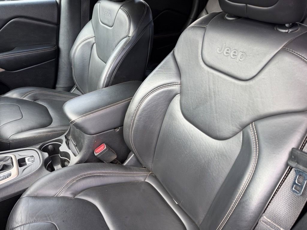 Used 2018 Jeep Cherokee Limited image 11