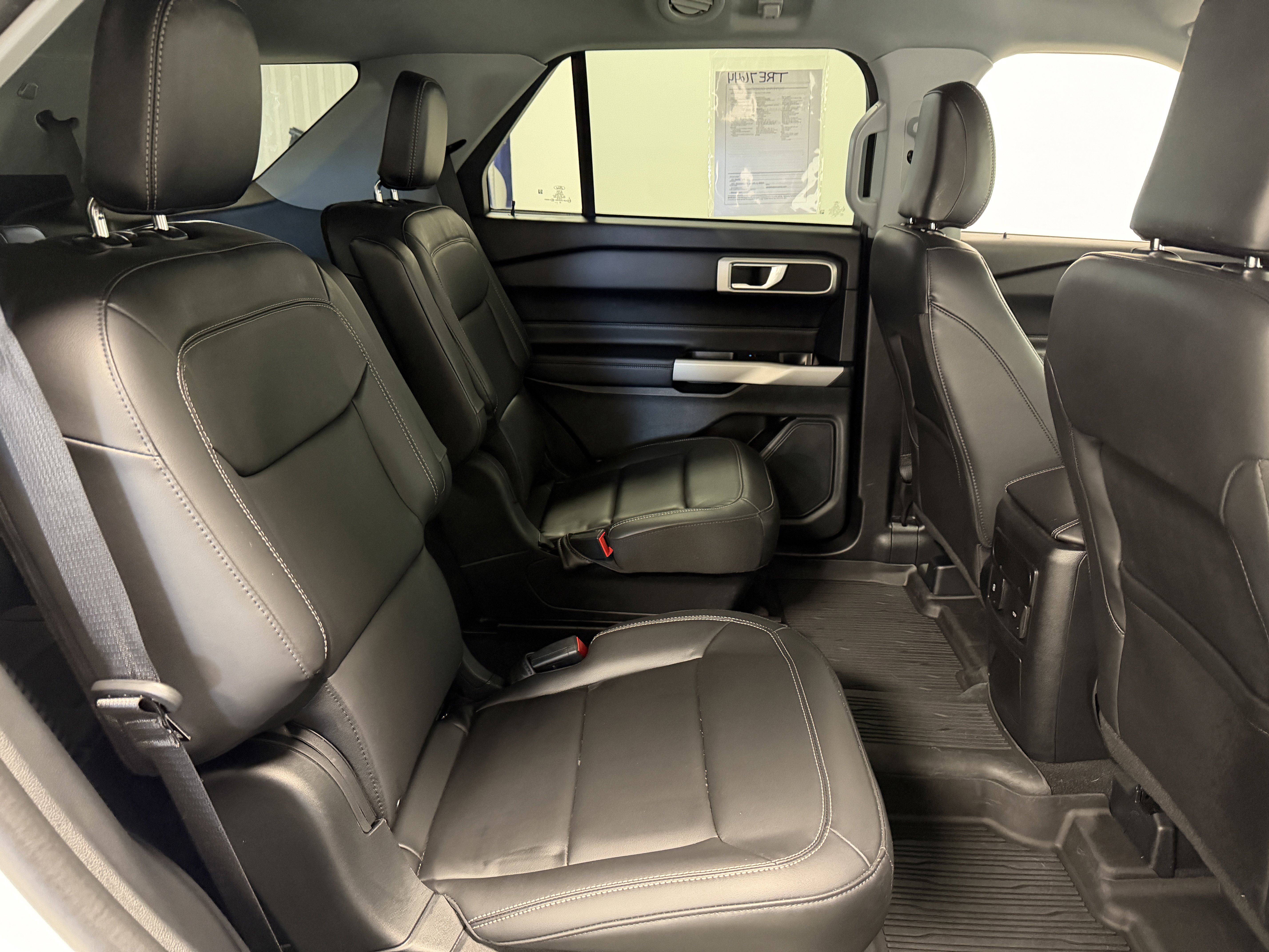 Used 2023 Ford Explorer XLT w/ Equipment Group 202A image 20