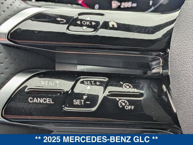 Used 2025 Mercedes-Benz GLC 300 image 14