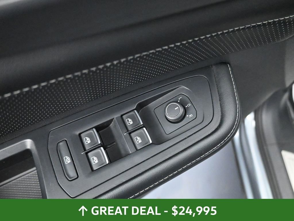 Used 2024 Volkswagen Atlas Cross Sport SE image 32