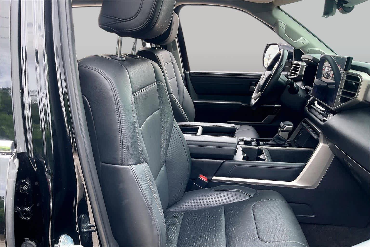 Used 2024 Toyota Tundra Limited AWD/4WD image 9