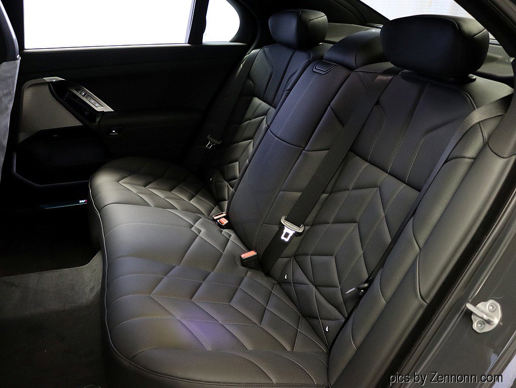 Used 2026 BMW 750e xDrive w/ Executive Package image 13