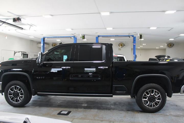 Used 2024 Chevrolet Silverado 2500 LTZ w/ LTZ Convenience Package AWD/4WD image 6