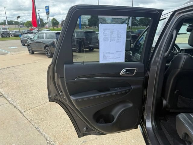 Used 2017 Jeep Grand Cherokee Limited AWD/4WD image 14