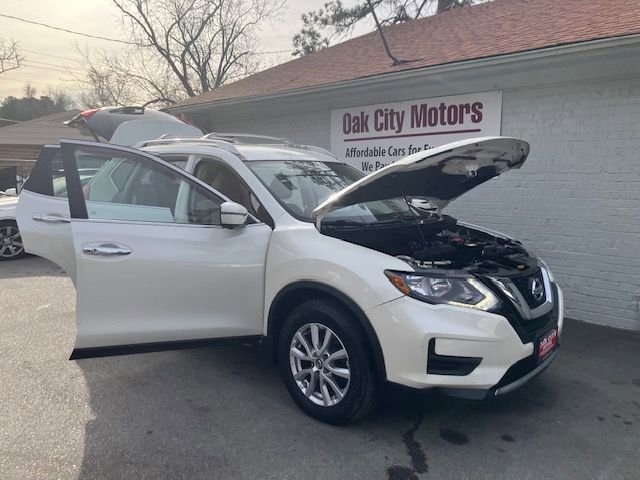 Used 2017 Nissan Rogue SV w/ SV Premium Package image 8