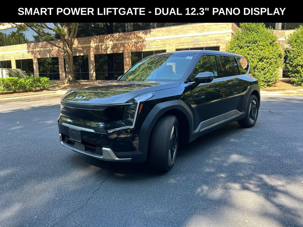 Used 2024 Kia EV9 Light Long Range RWD image 2