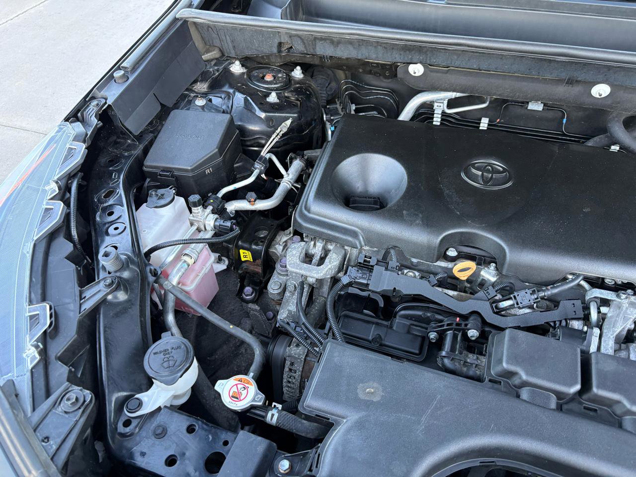 Used 2021 Toyota RAV4 XLE image 59