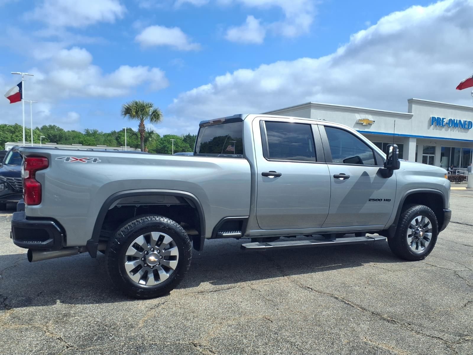 Used 2024 Chevrolet Silverado 2500 Custom w/ Custom Value Package image 21