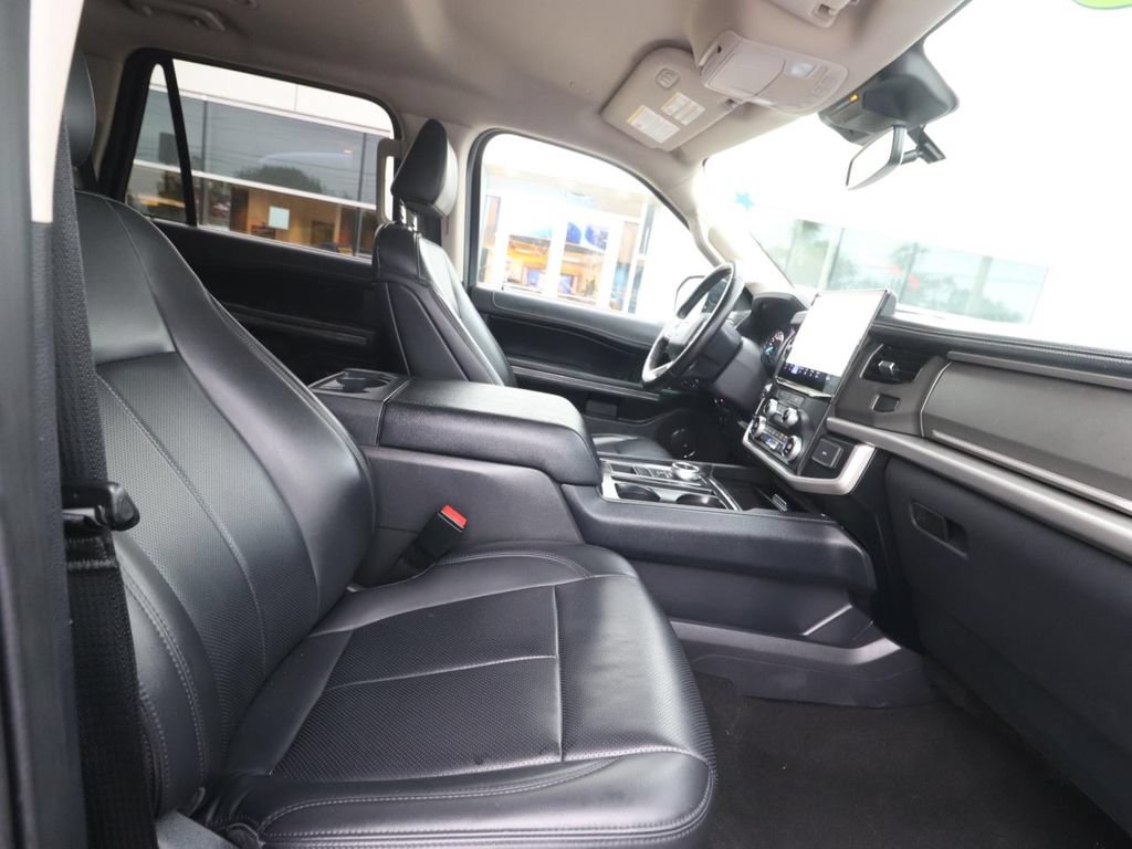 Certified 2024 Ford Expedition XLT RWD image 15