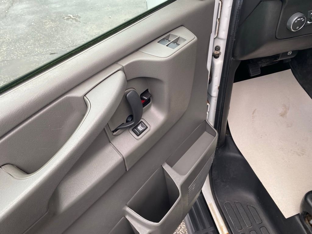 Used 2015 Chevrolet Express 2500 LT w/ LT Preferred Equipment Group image 10