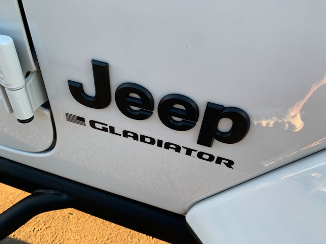 Used 2023 Jeep Gladiator Sport AWD/4WD image 10