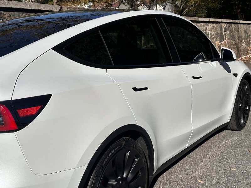 Used 2022 Tesla Model Y Performance image 10