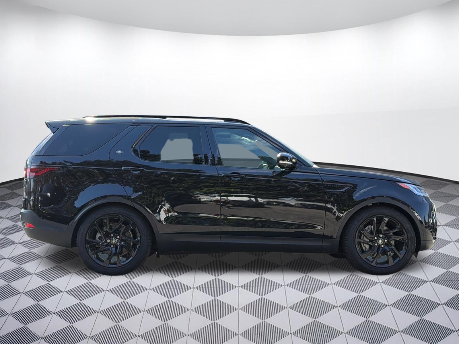 Certified 2025 Land Rover Discovery S AWD/4WD image 8