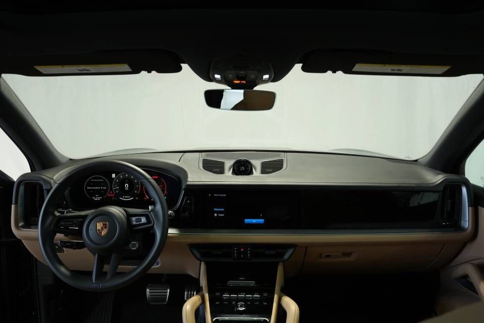 Used 2025 Porsche Cayenne S image 16