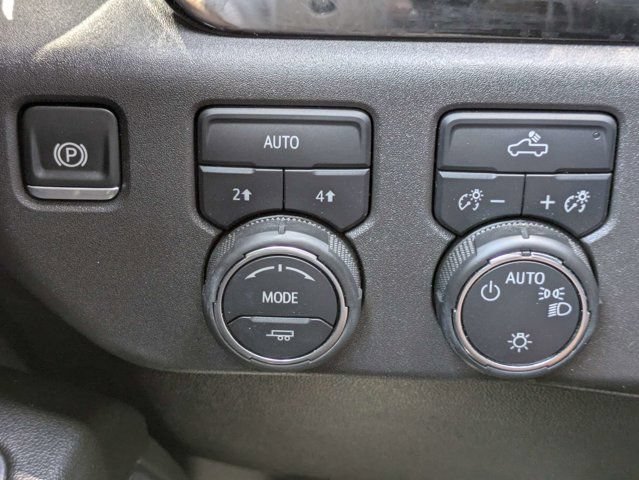 Used 2025 Chevrolet Silverado 1500 LT AWD/4WD image 24