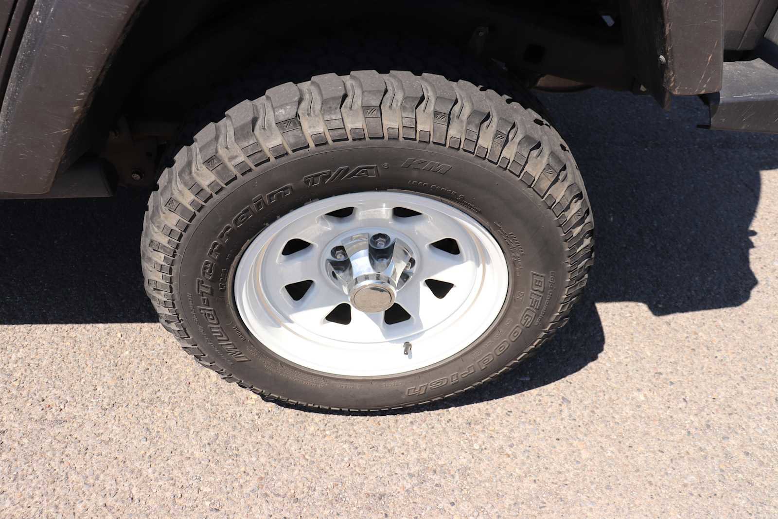 Used 2016 Jeep Wrangler Unlimited Sahara AWD/4WD image 9