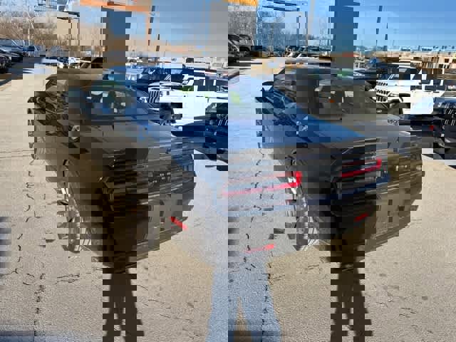 Used 2016 Dodge Challenger SRT w/ Technology Group image 22