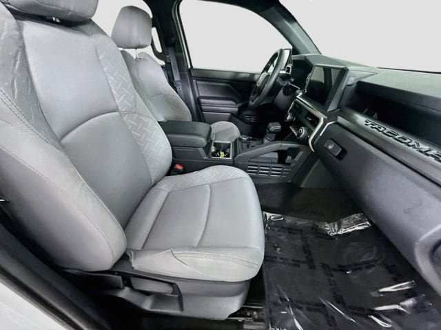 Certified 2026 Toyota Tacoma SR5 AWD/4WD image 27