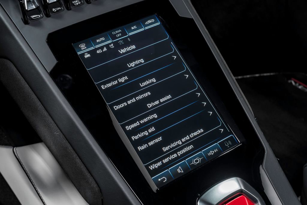 Used 2020 Lamborghini Huracan EVO RWD image 25