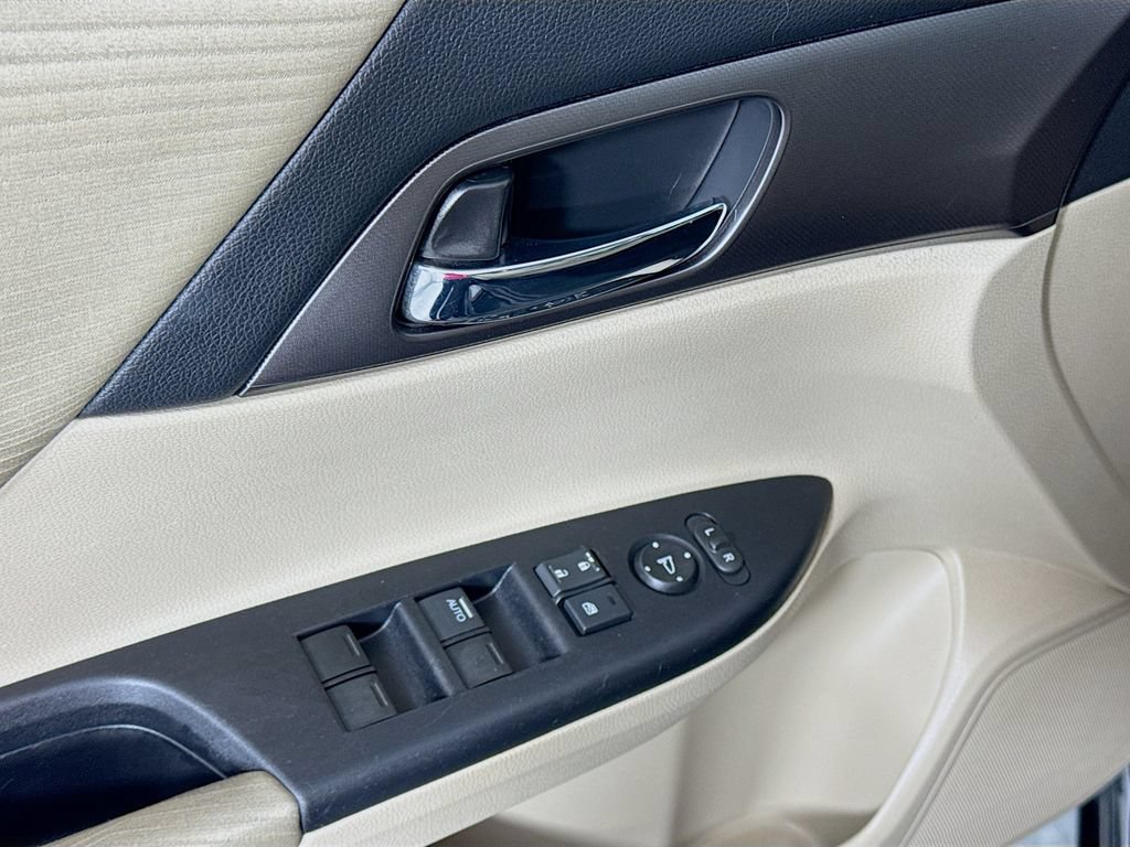 Used 2014 Honda Accord LX image 17