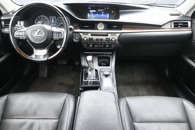Used 2016 Lexus ES 350 w/ Premium Package w/Wood Trim FWD image 21