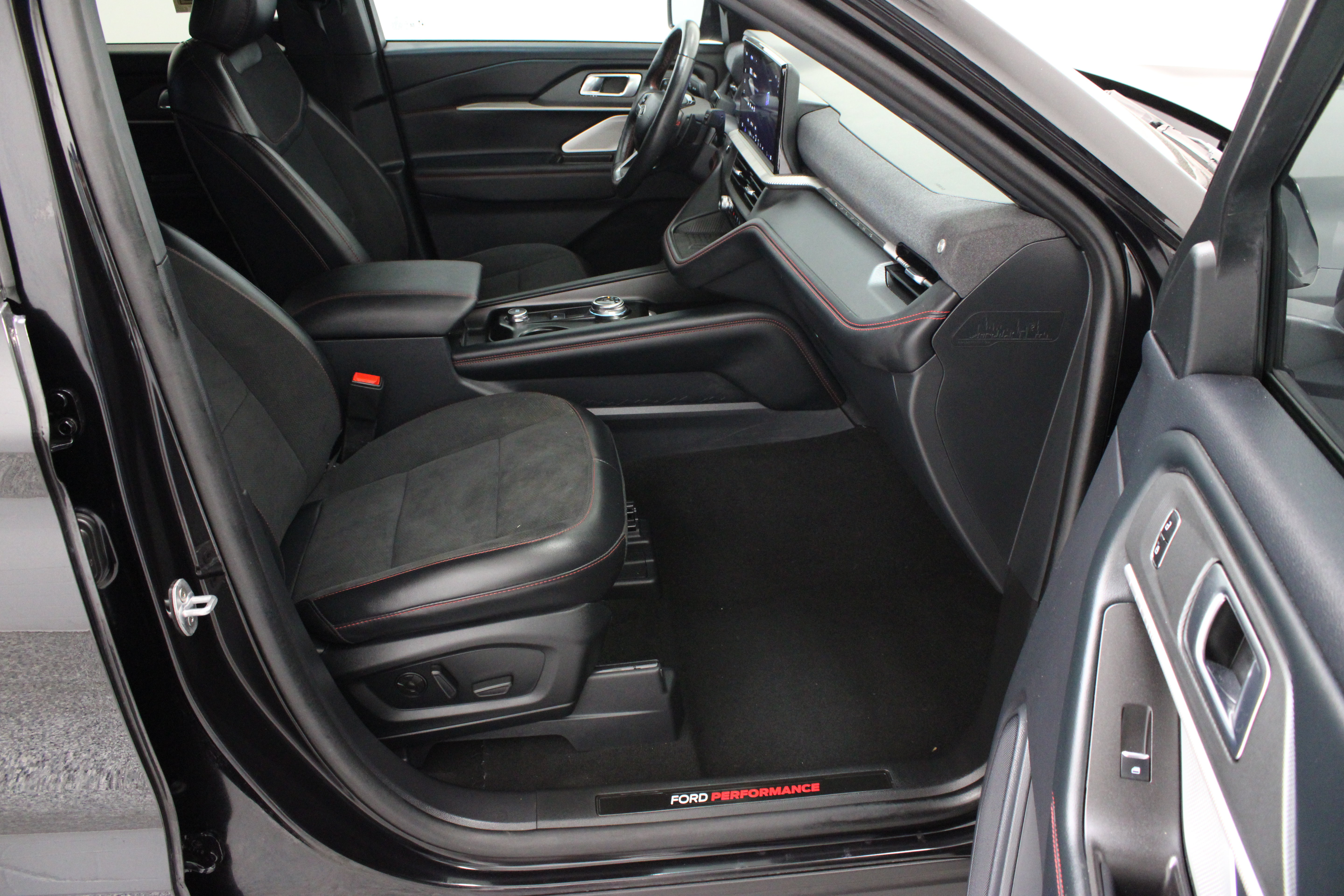 Used 2025 Ford Explorer ST w/ Sun And Sound Package AWD/4WD image 43