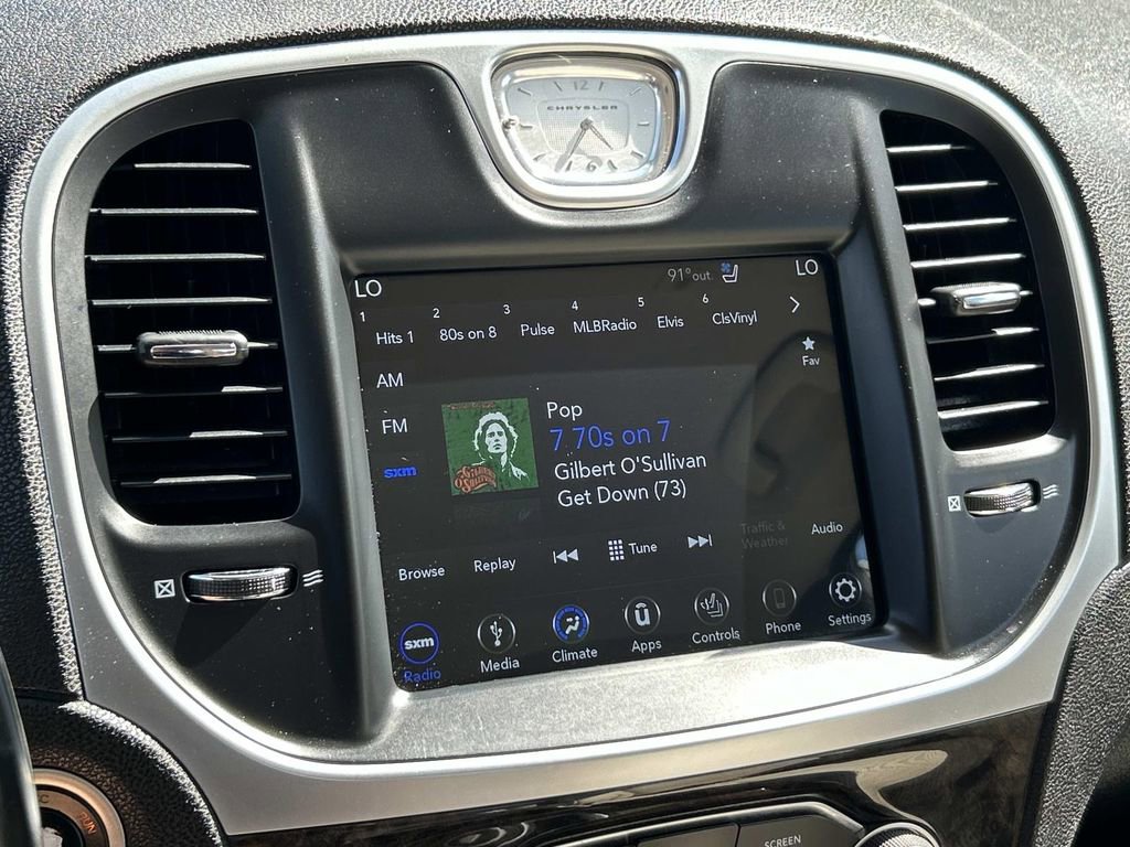 Used 2018 Chrysler 300 Limited image 25