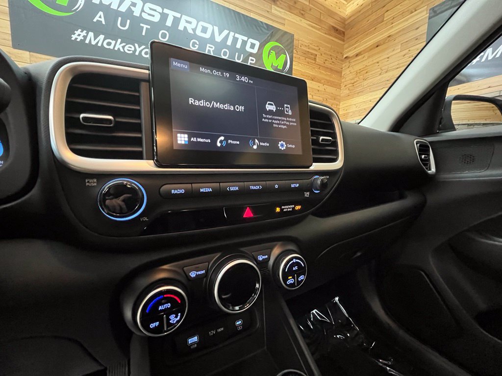 Certified 2023 Hyundai Venue SEL FWD image 27