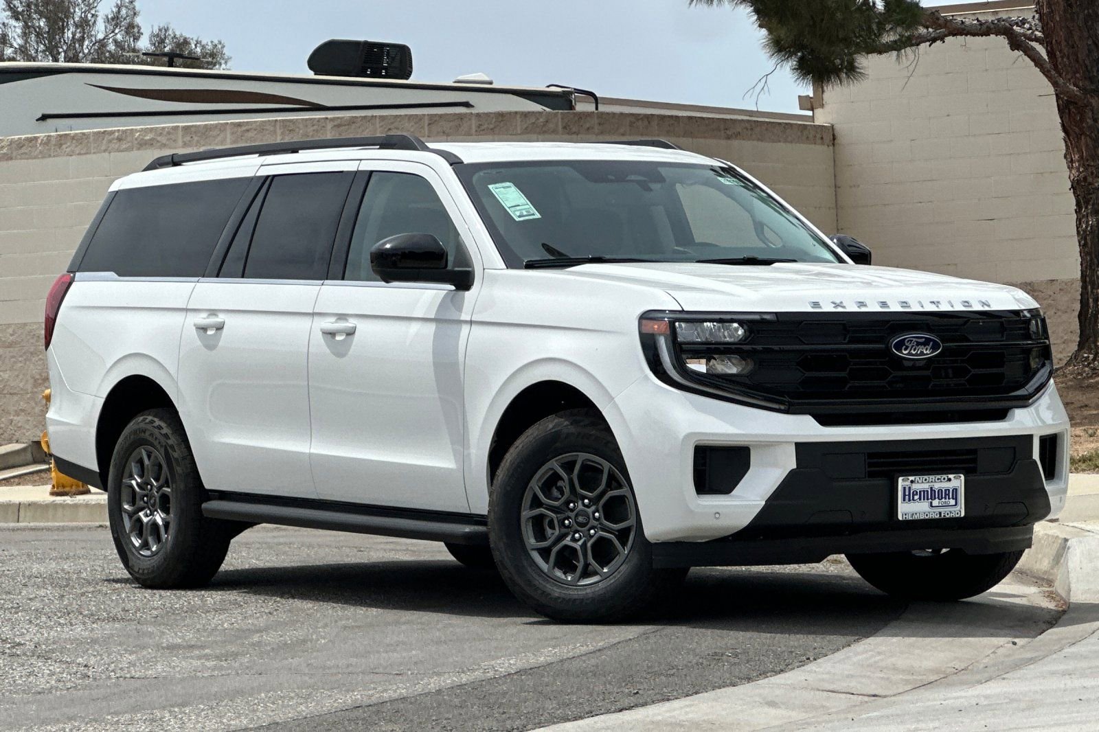 New 2026 Ford Expedition Max Active image 2