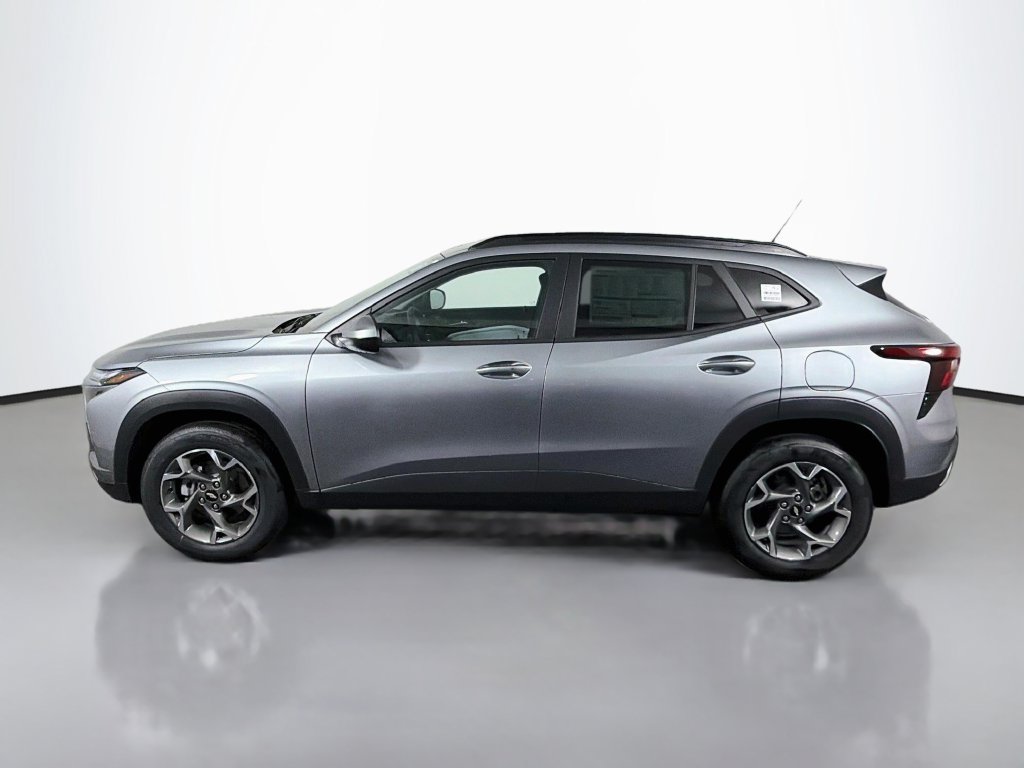 New 2026 Chevrolet Trax LT w/ Driver Confidence Package FWD image 4