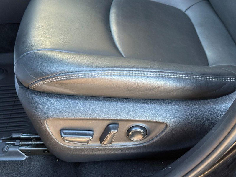 Used 2021 Toyota RAV4 XLE Premium image 21