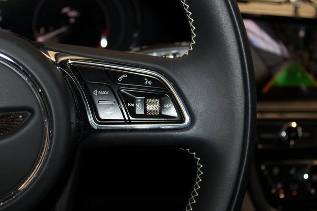 Used 2023 Bentley Bentayga Extended Wheelbase image 45