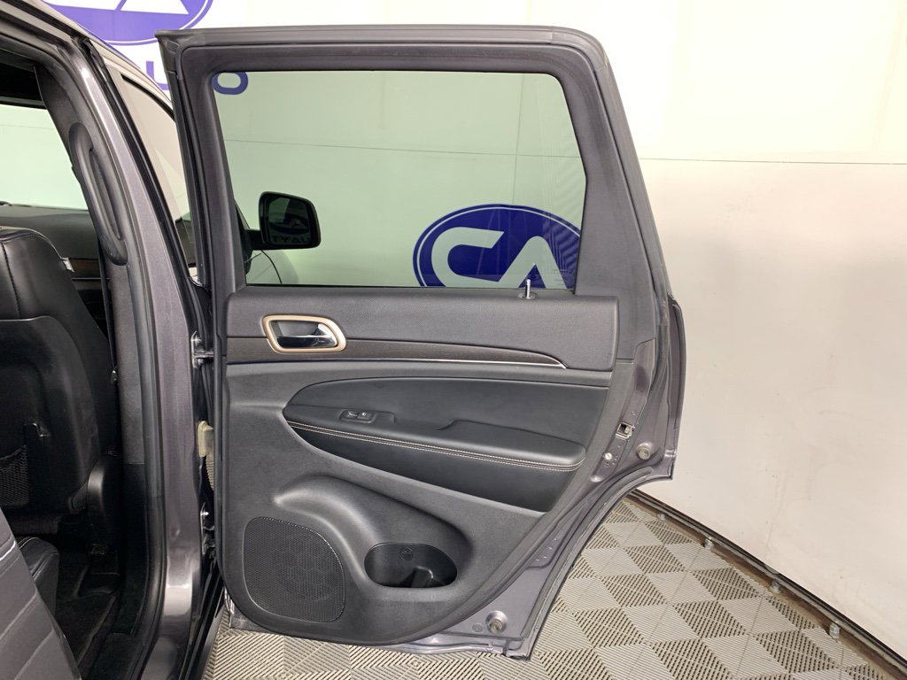 Used 2017 Jeep Grand Cherokee Limited w/ Luxury Group II image 38