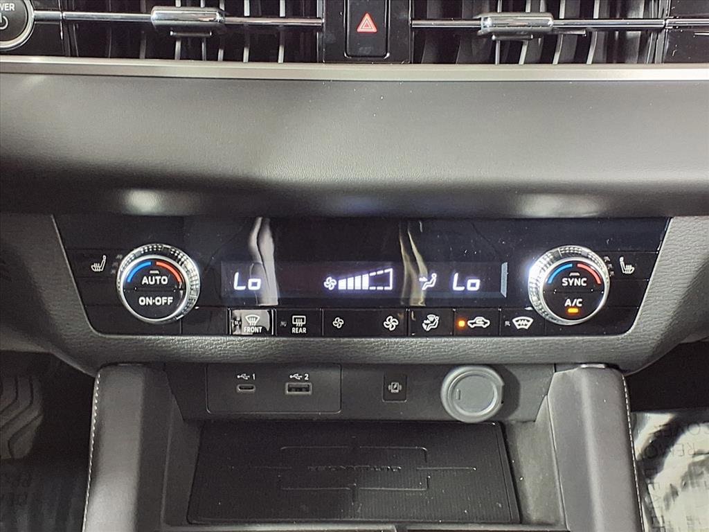 New 2025 Mitsubishi Outlander SE image 18