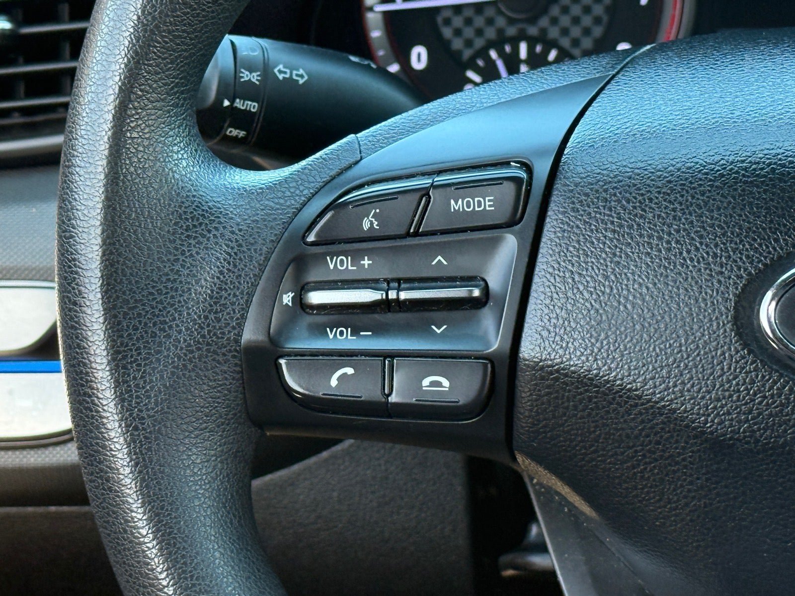 Used 2019 Hyundai Veloster 2.0 FWD image 21