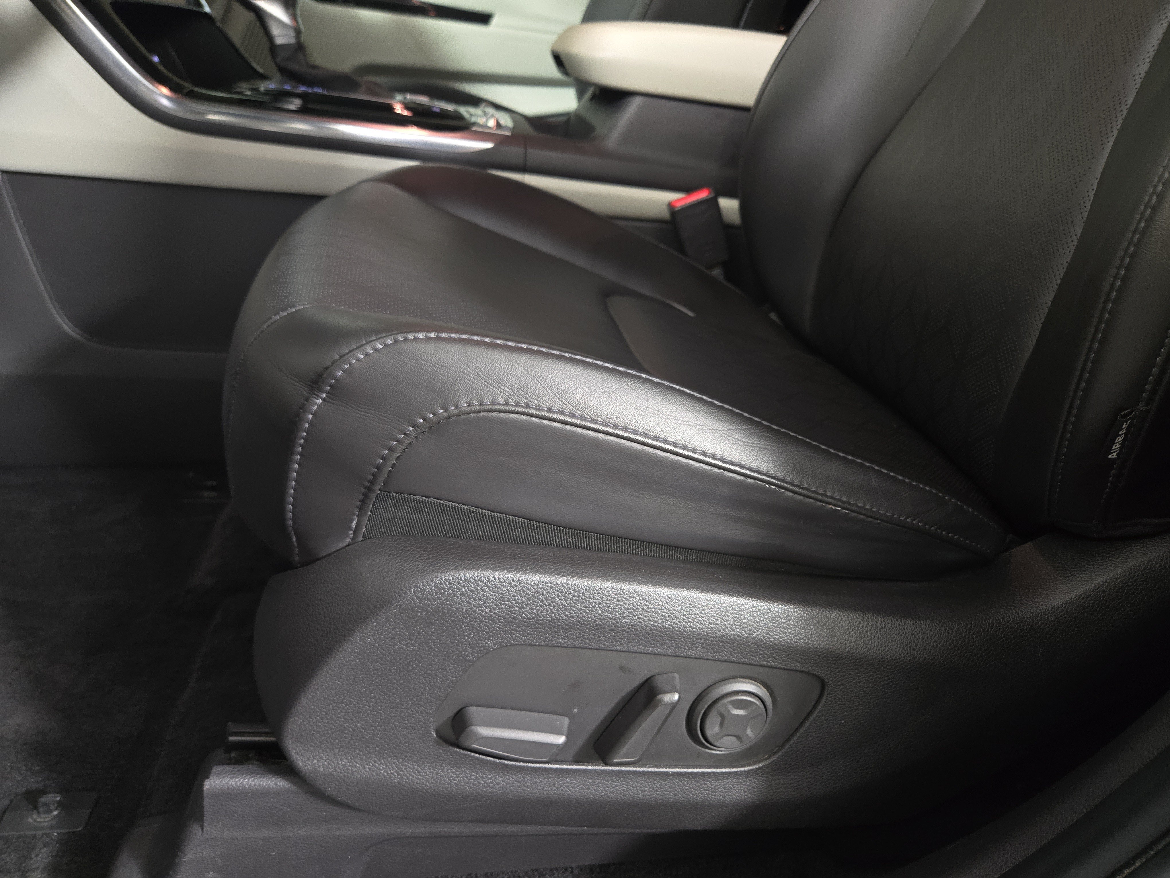 Used 2022 Kia Carnival SX FWD image 33