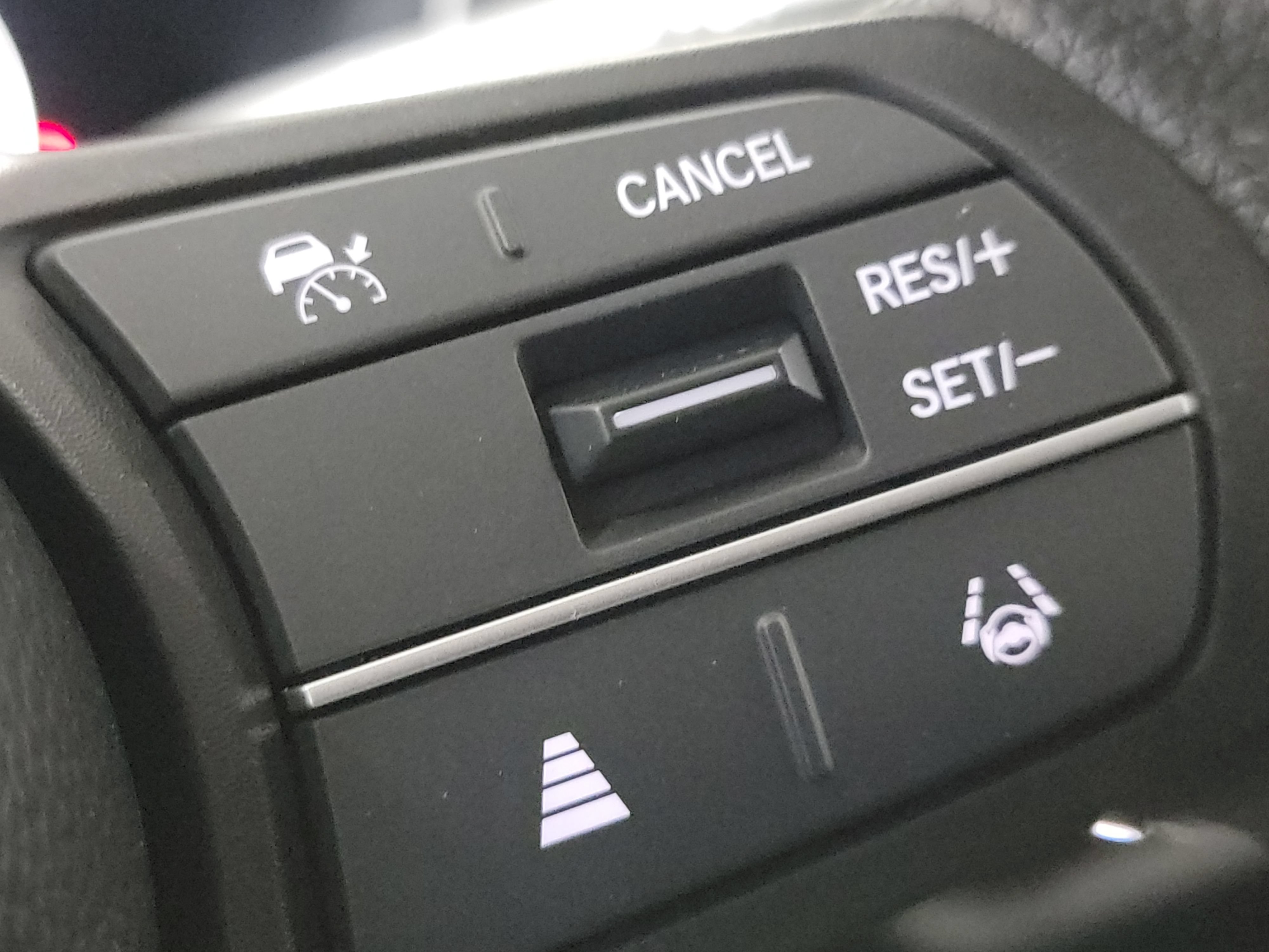 Certified 2024 Honda HR-V LX image 33